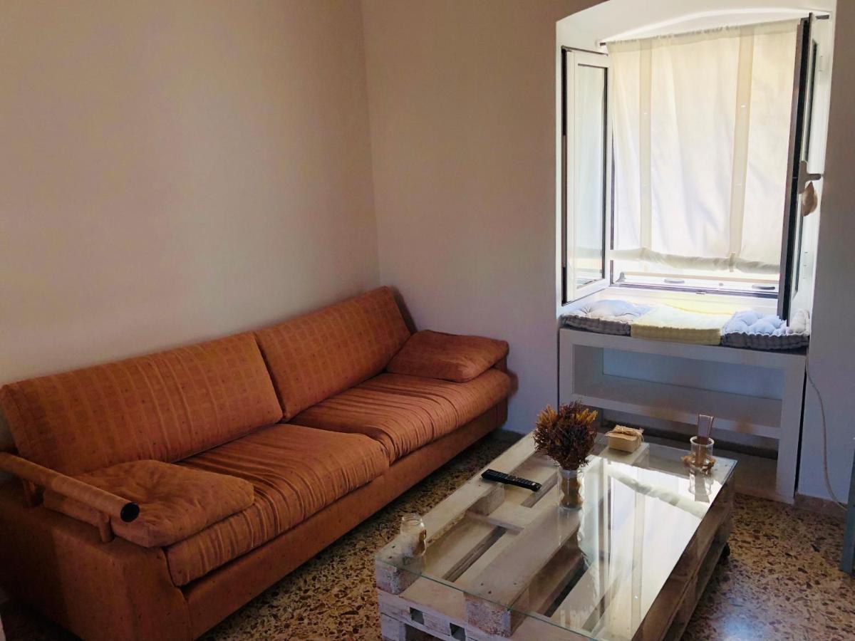 Laluzaki Apartment Spetses Town ภายนอก รูปภาพ