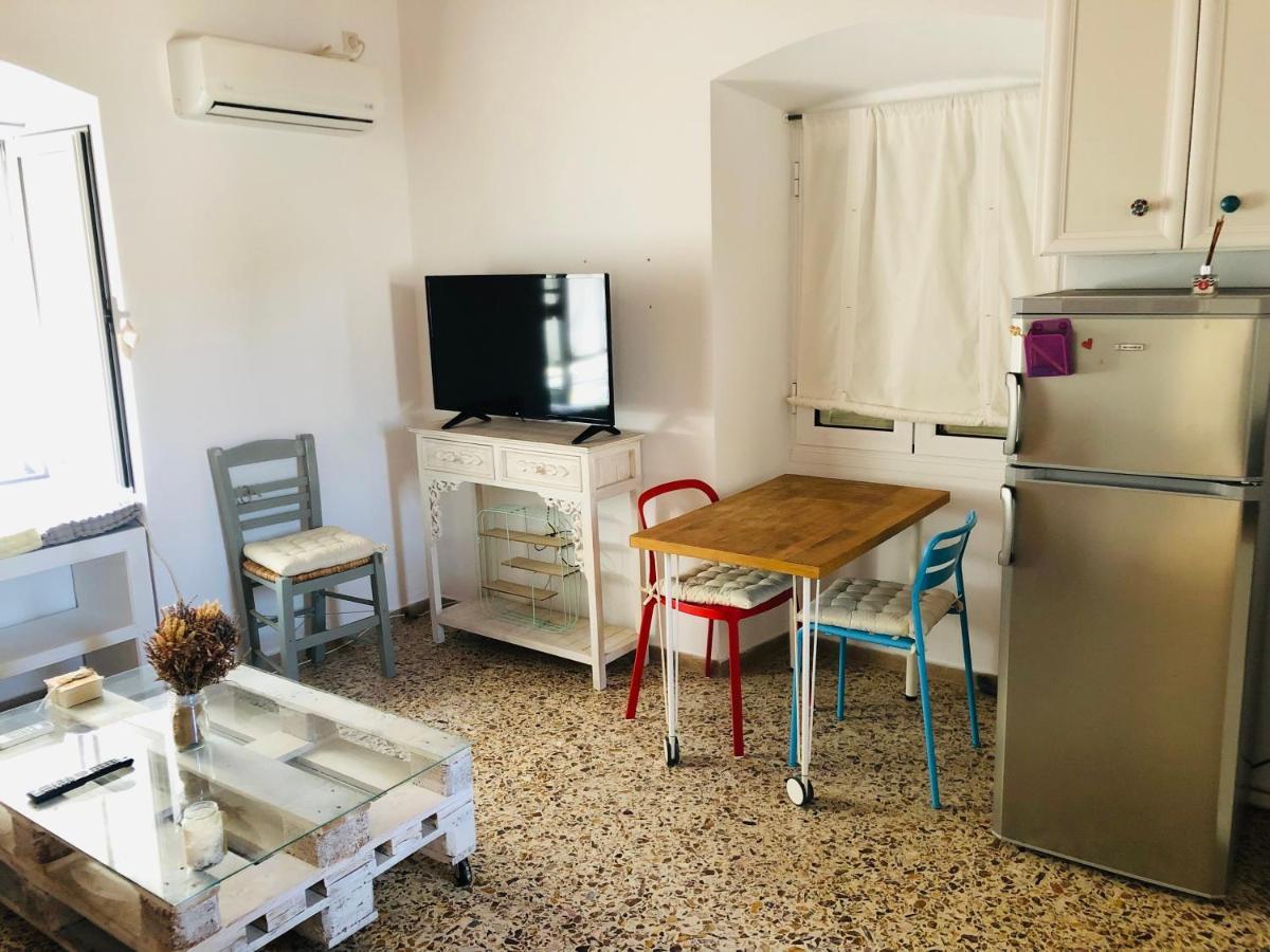 Laluzaki Apartment Spetses Town ภายนอก รูปภาพ